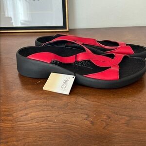 Birkenstock Tatami Women’s Red and Black Sandals Size 11 brand new with tags